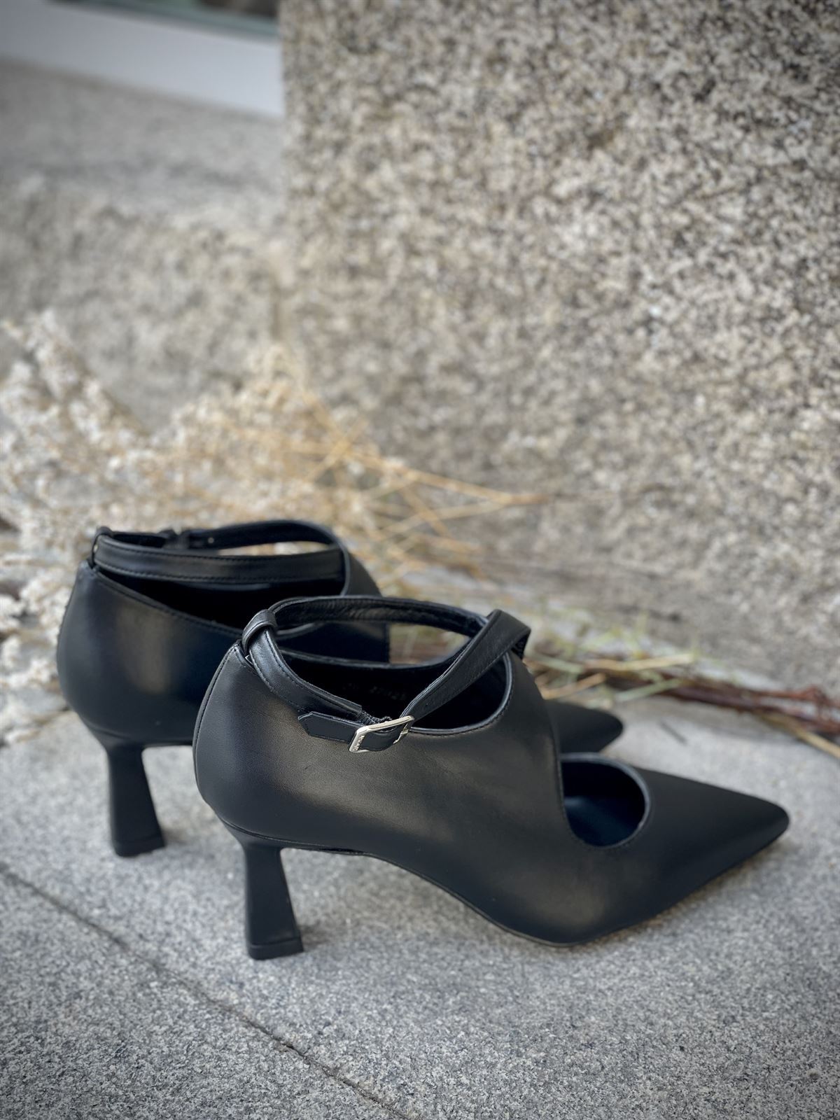 Zapatos Angari tiras cruzadas negro - Imagen 3