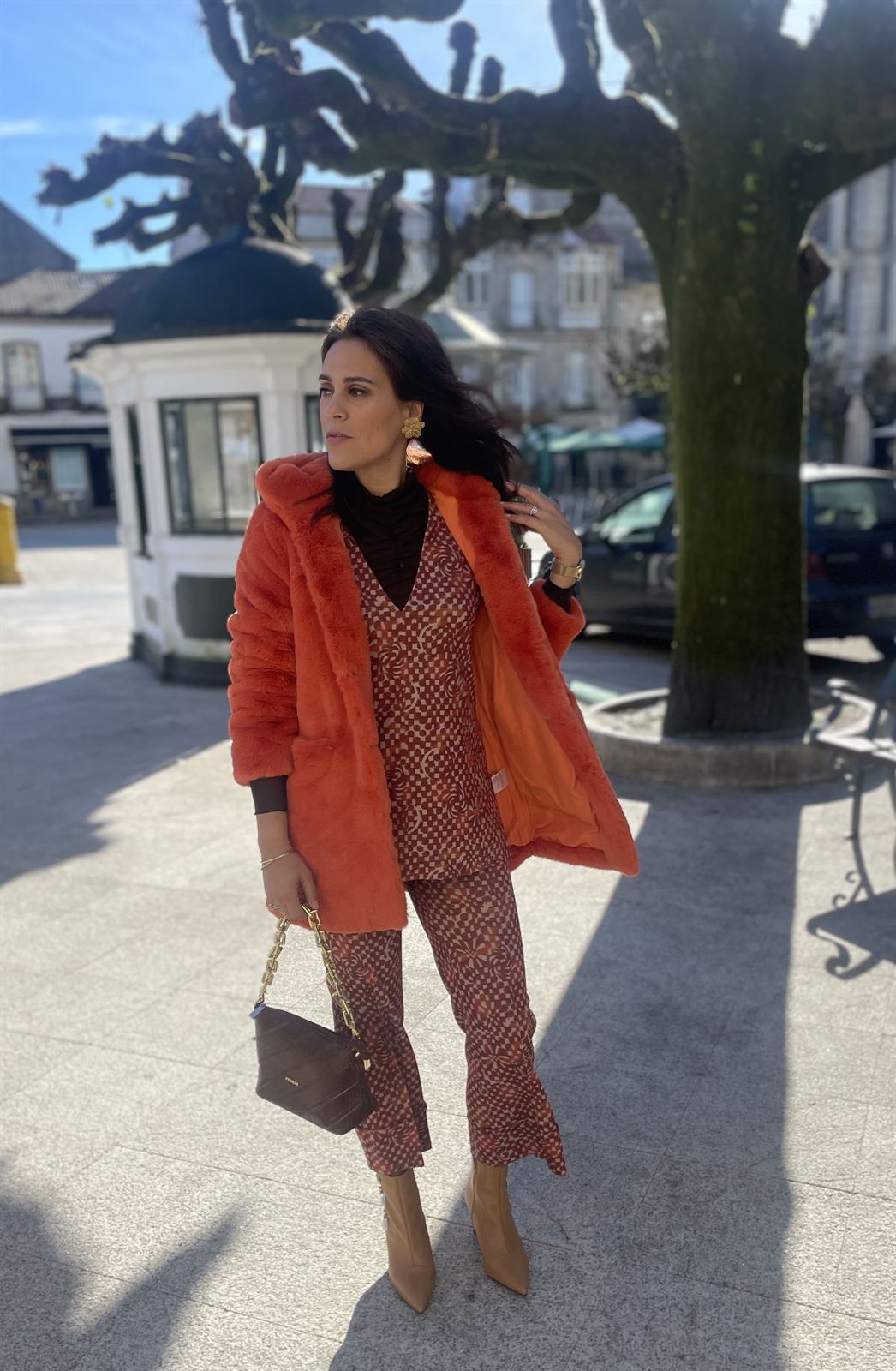 Abrigo Derhy Carly peludito naranja - Imagen 2