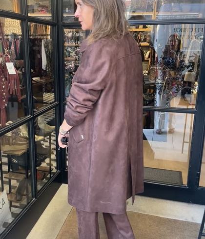 Abrigo OKY 1112 Epul Efecto Ante marrón chocolate. - Imagen 1