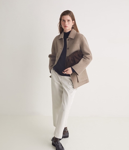 Abrigo Yerse 43603 CORTO LANA marrón, bolsillos frontales. - Imagen 1