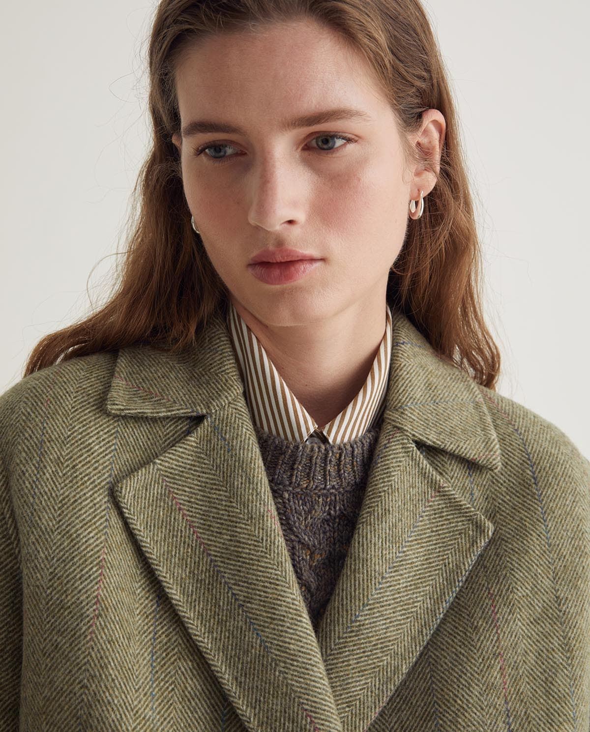 Abrigo Yerse 43605 CORTO HANDMADE CRUZADO VERDE - Imagen 3