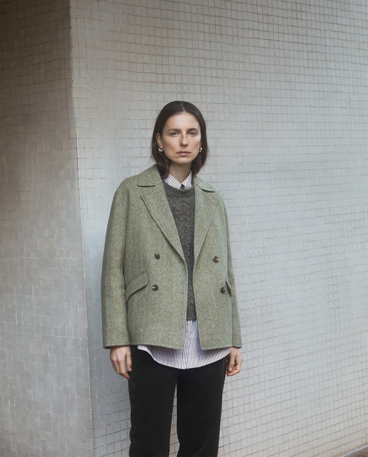 Abrigo Yerse 43605 CORTO HANDMADE CRUZADO VERDE - Imagen 4