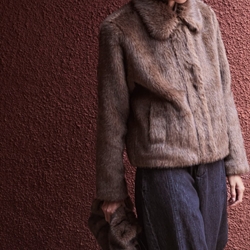 Abrigo Yerse 43622 CORTO efecto pelo marrón - Imagen 1