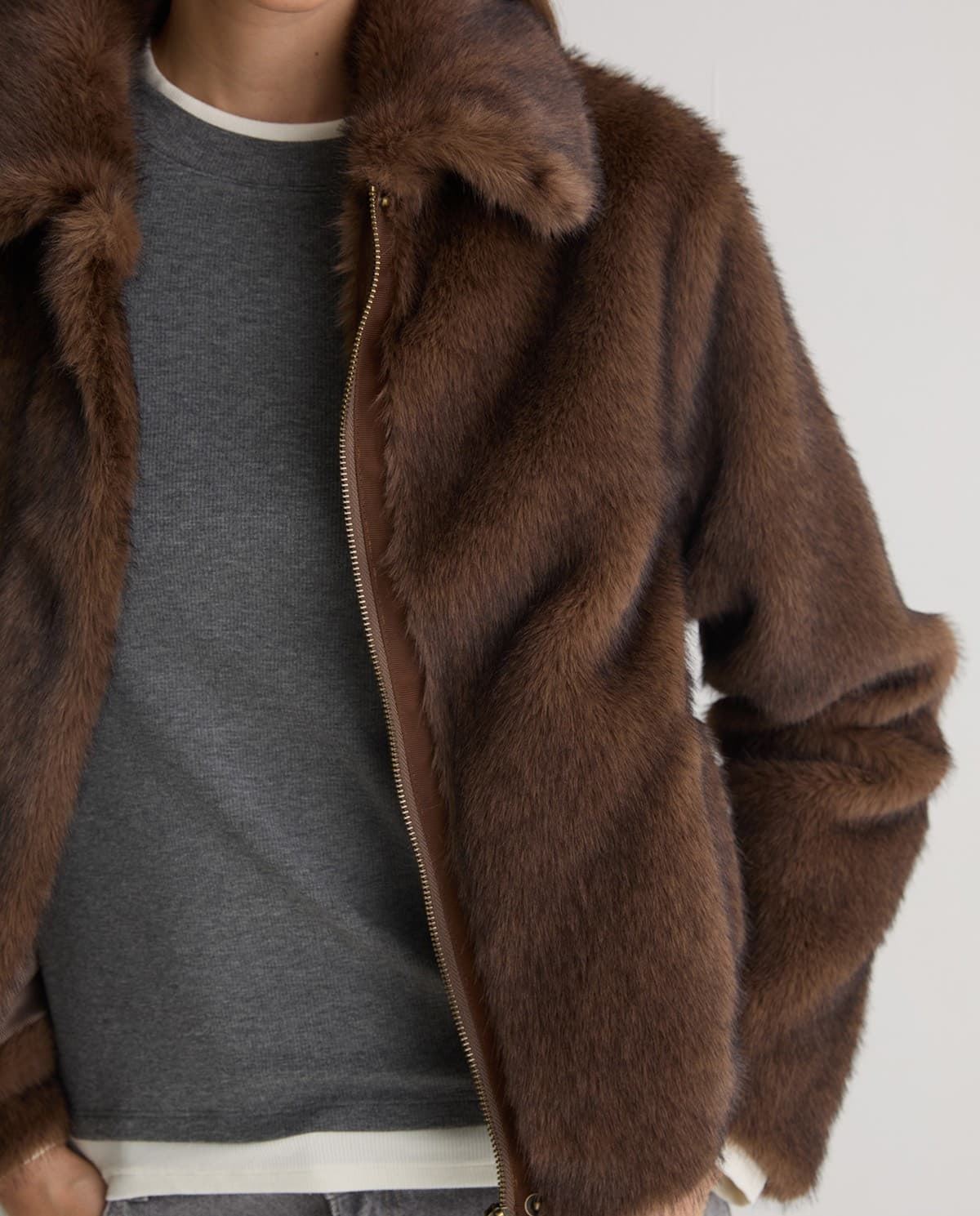 Abrigo Yerse 43622 CORTO efecto pelo marrón - Imagen 7