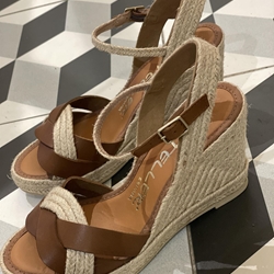 Alpargata Casteller 874 vaqueta roble yute camel rafia natural - Imagen 1