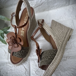 Alpargata Casteller 931 trenza flor cuero color verde - Imagen 2