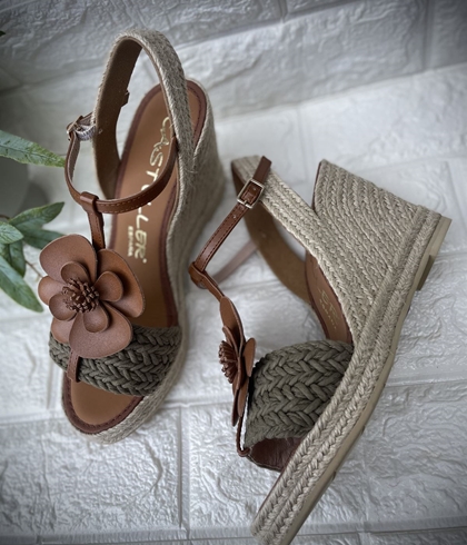 Alpargata Casteller 931 trenza flor cuero color verde - Imagen 2