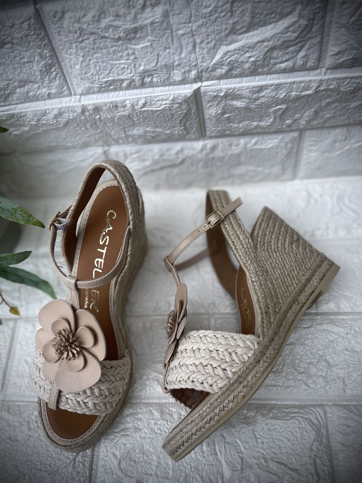 Alpargata Casteller 931 trenza flor nude - Imagen 3