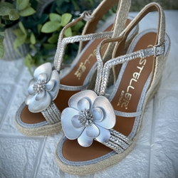 Alpargata Casteller 934 flor metalizada plata - Imagen 2