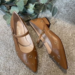 Bailarina Angari soft aretes camel - Imagen 1