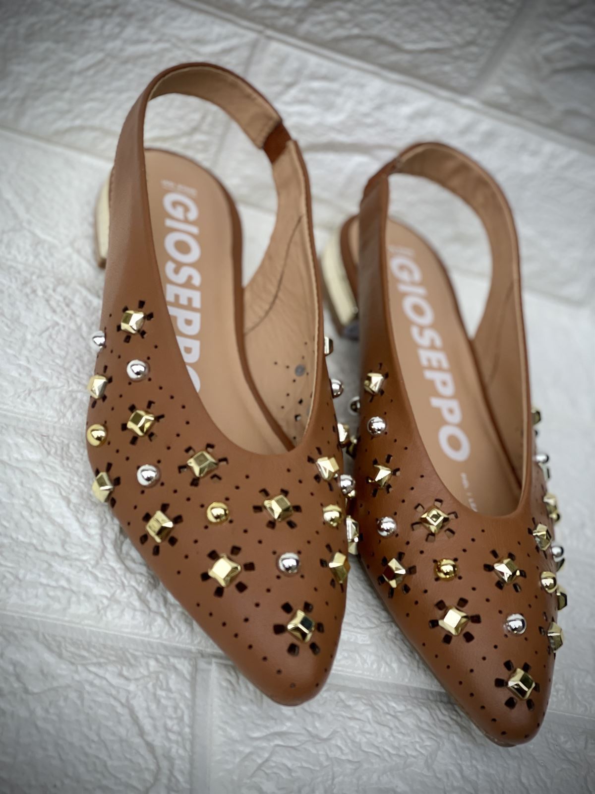 Bailarina Gioseppo  DAKOVO tachas camel - Imagen 6