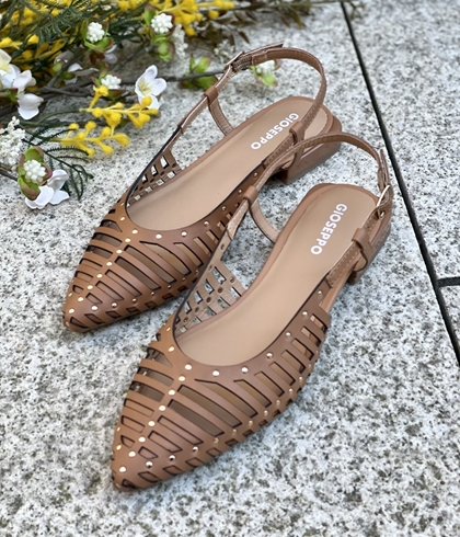 BAILARINA Piel destalonada  74076  JERICHO tachas camel - Imagen 1