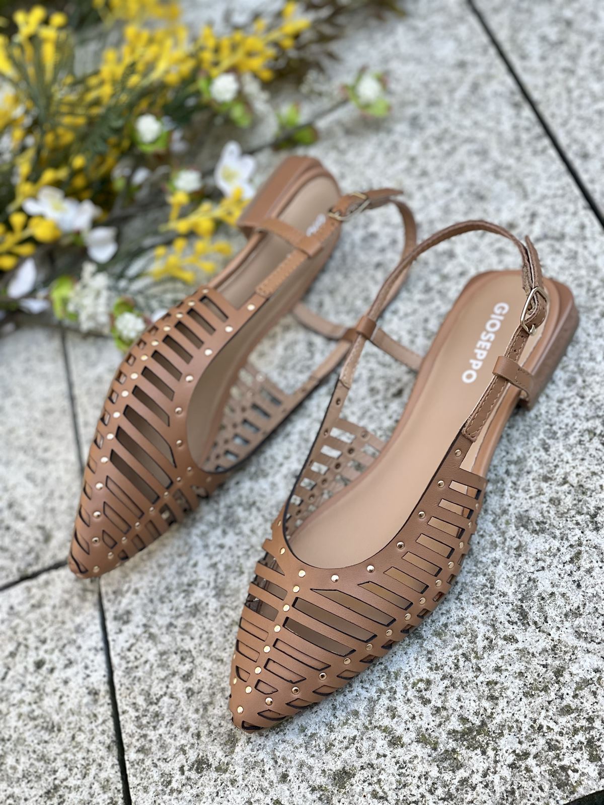 BAILARINA Piel destalonada  74076  JERICHO tachas camel - Imagen 5