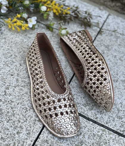 Bailarina Piel trenzada EMBEYA 78242 METALIZADO PLATINUM (Gioseppo) - Imagen 2