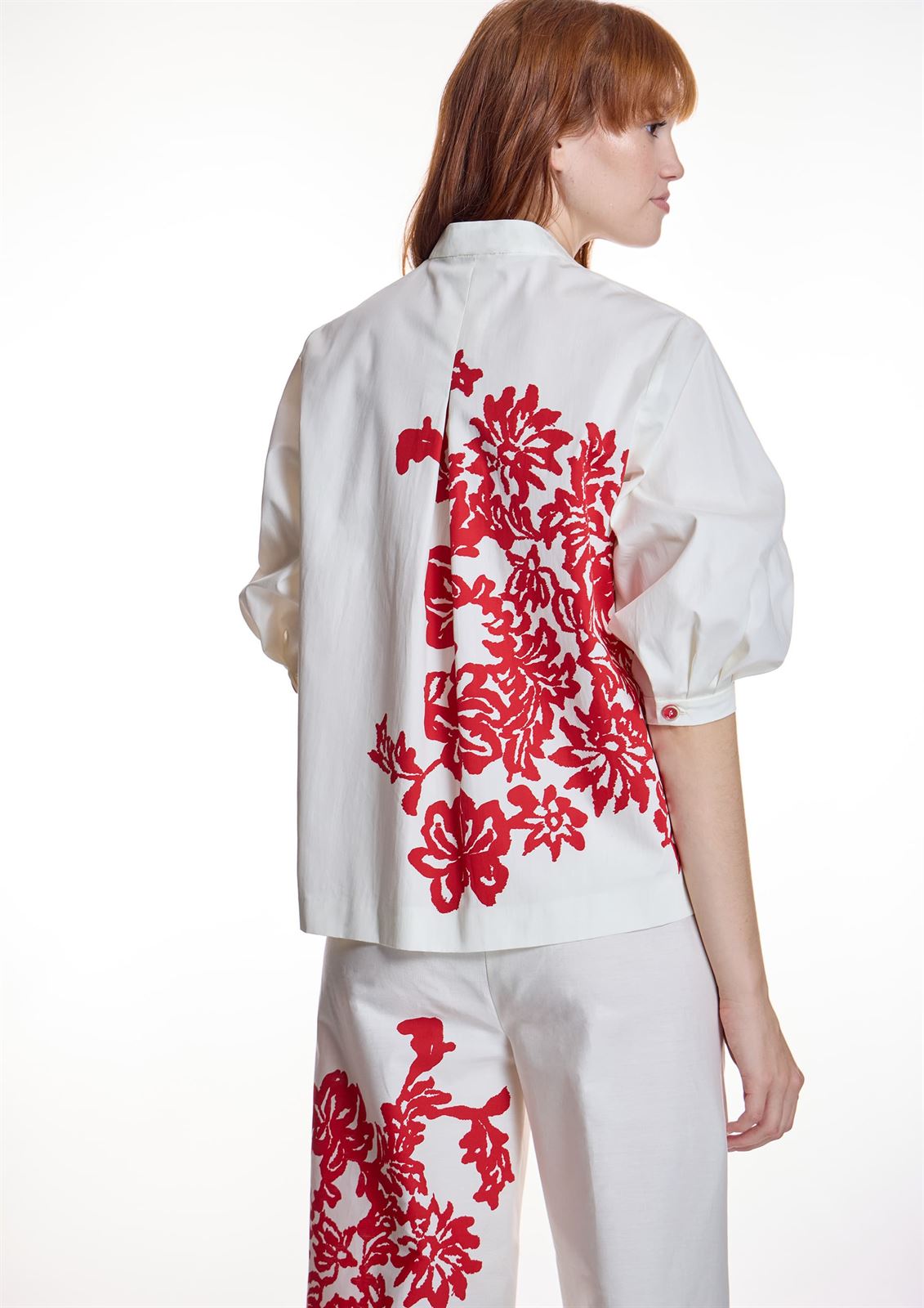 Blusa  ALBA CONDE 1315 CON ESTAMPADO FLORAL blanca - Imagen 3