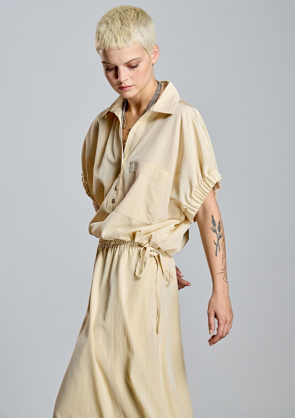 BLUSA Alba Conde 2310-420-13 BEIGE - Imagen 1