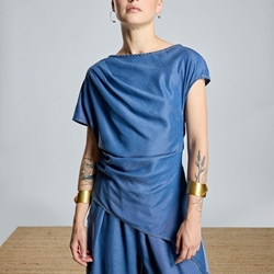 Blusa Alba Conde 2318-406-36 ASIMÉTRICA  TENCEL vaquero azul - Imagen 2