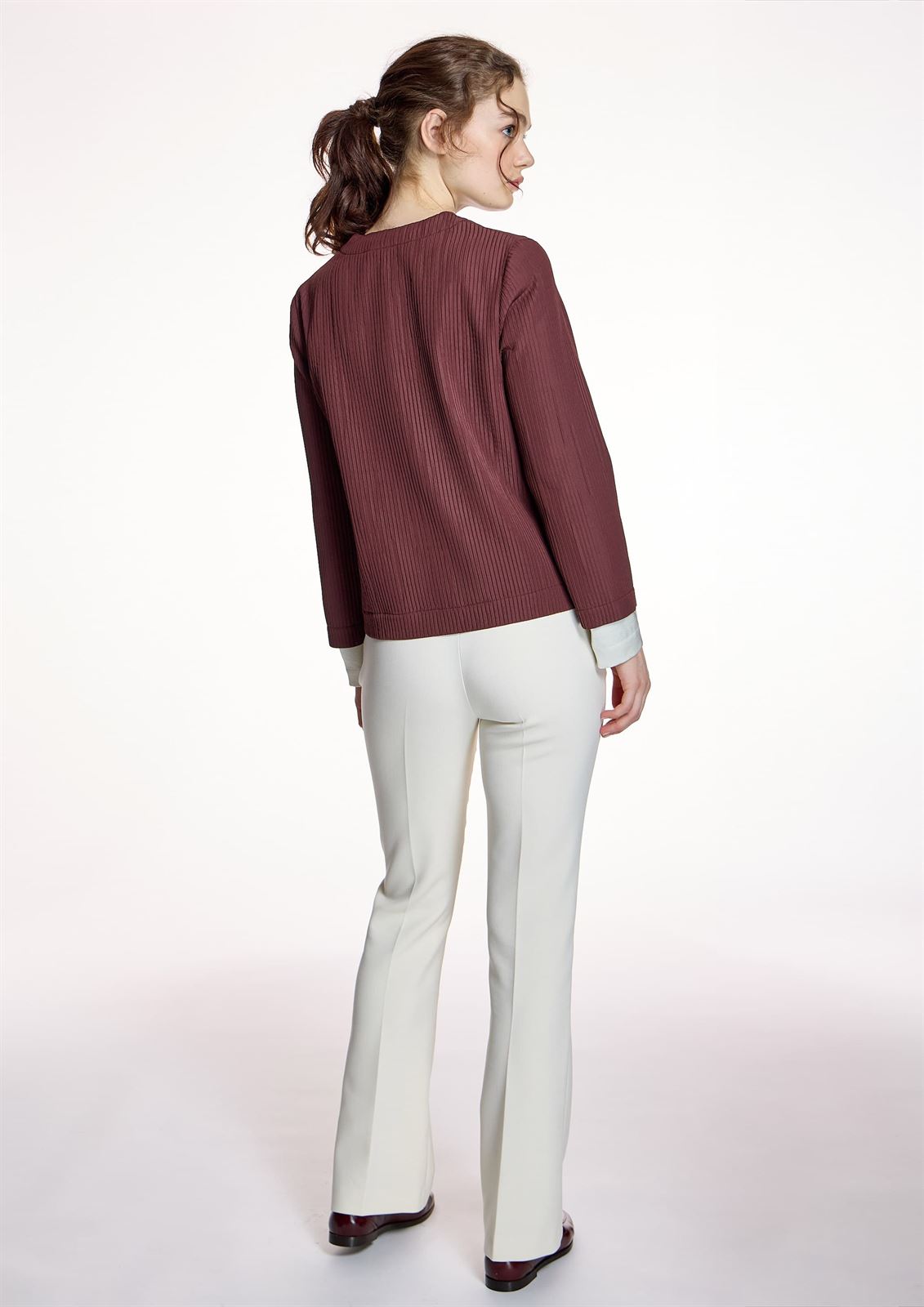 BLUSA ALBA CONDE 5300 PLISADA GRANATE - Imagen 5