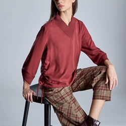 Blusa Alba Conde 5318-123-41 frunce lateral granate - Imagen 2