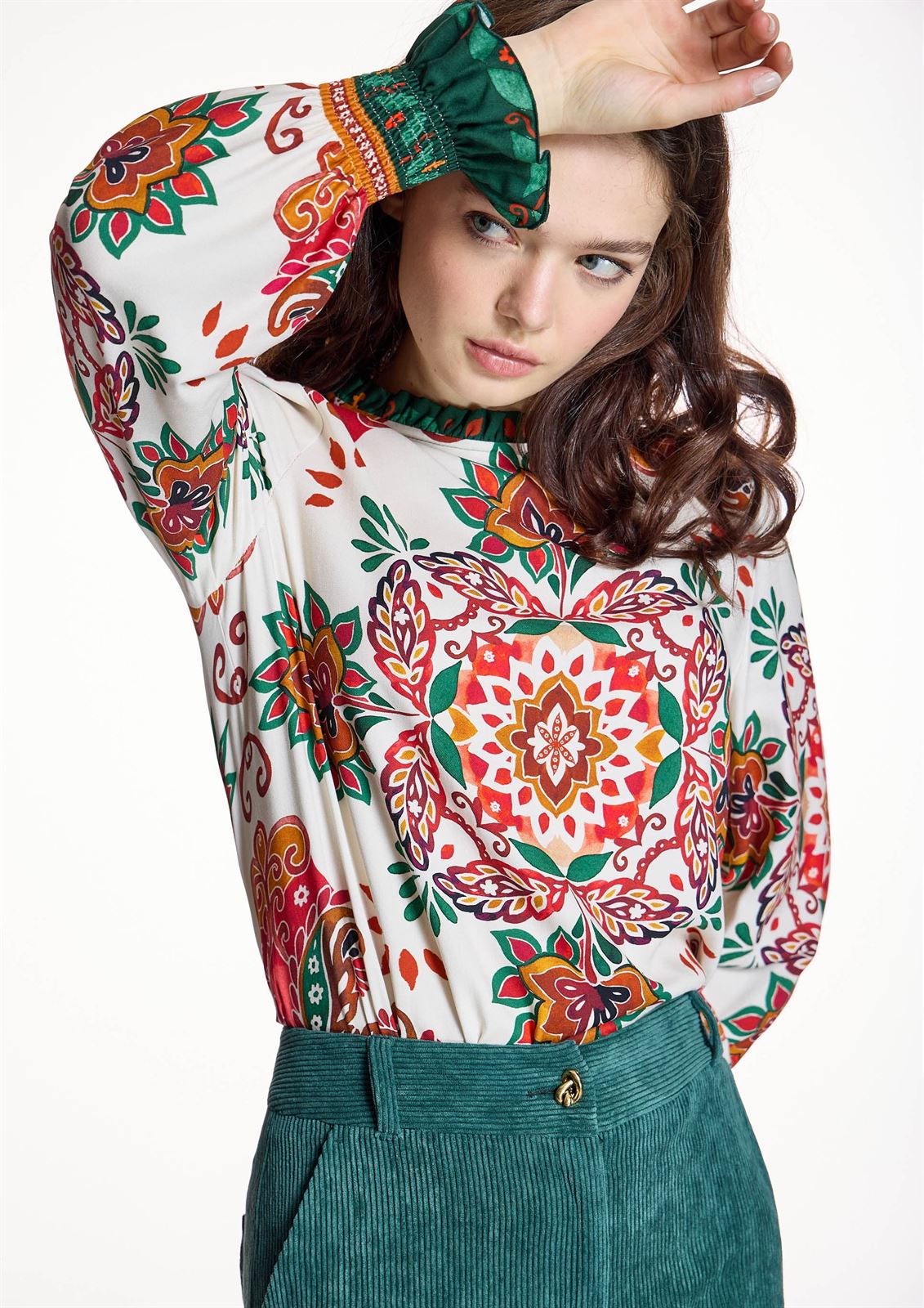 BLUSA  Alba Conde 5321 MULTICOLOR ESTAMPADO PAÑUELO VERDES - Imagen 3