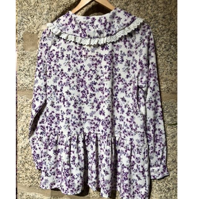 Blusa bobo flores lilas puntillas - Imagen 3