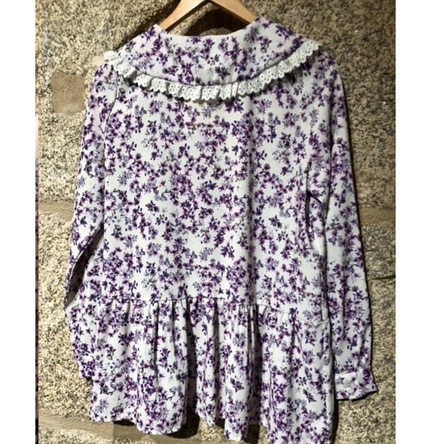 Blusa bobo flores lilas puntillas - Imagen 3