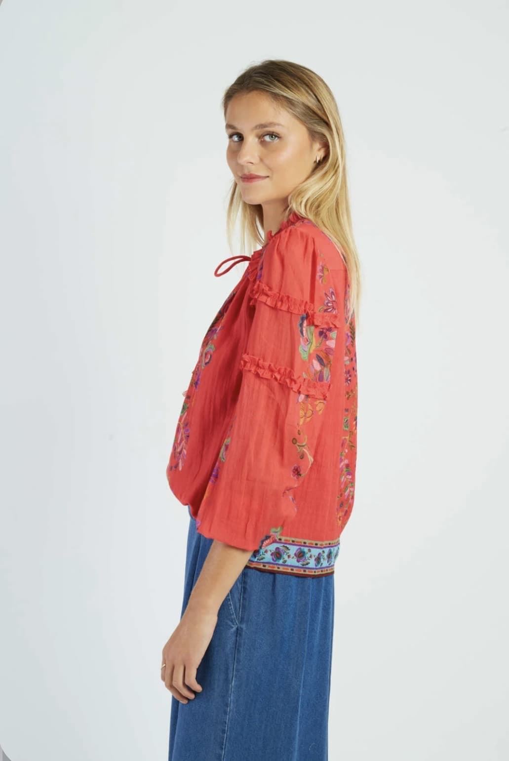 Blusa Derhy  ALICANTE flores impresas rojo coral - Imagen 2