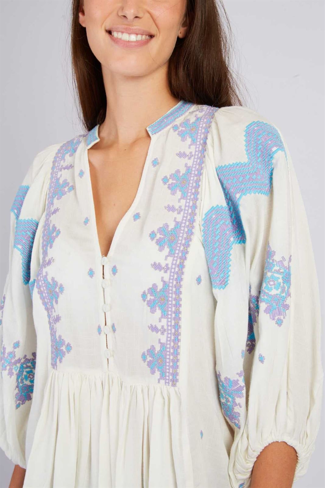 Blusa Derhy BALLADE bordada cruda - Imagen 2