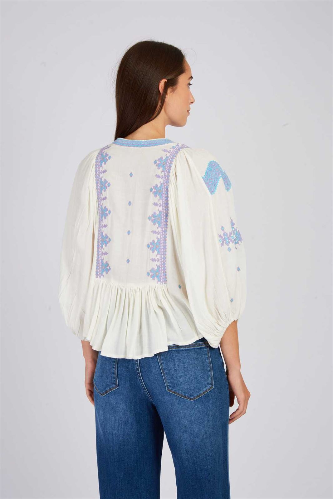Blusa Derhy BALLADE bordada cruda - Imagen 3