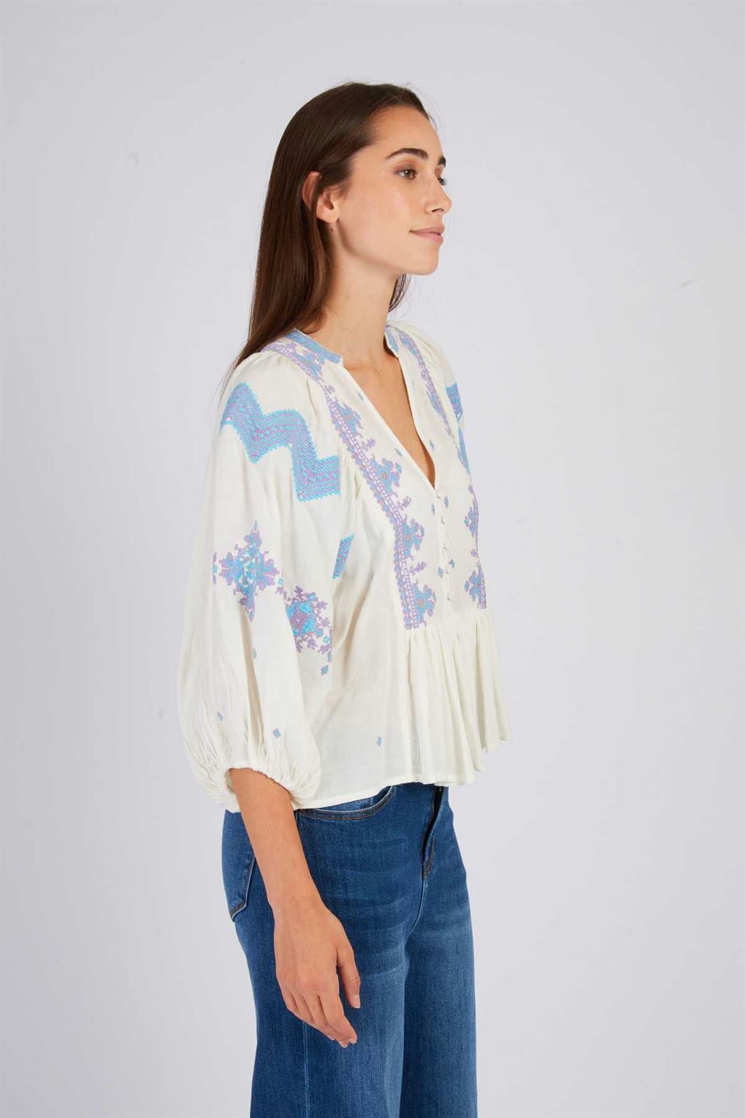 Blusa Derhy BALLADE bordada cruda - Imagen 4