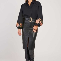 Blusa Derhy HEIDELBERG bordada negra - Imagen 1