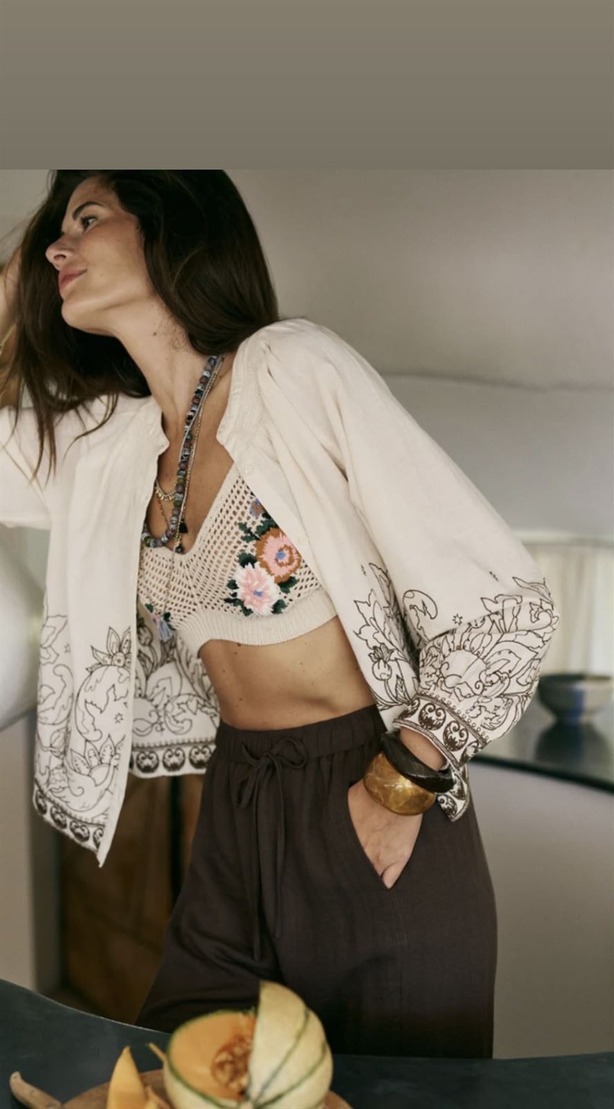 Blusa Indi & Cold BK171 cruda bordados chocolate - Imagen 1