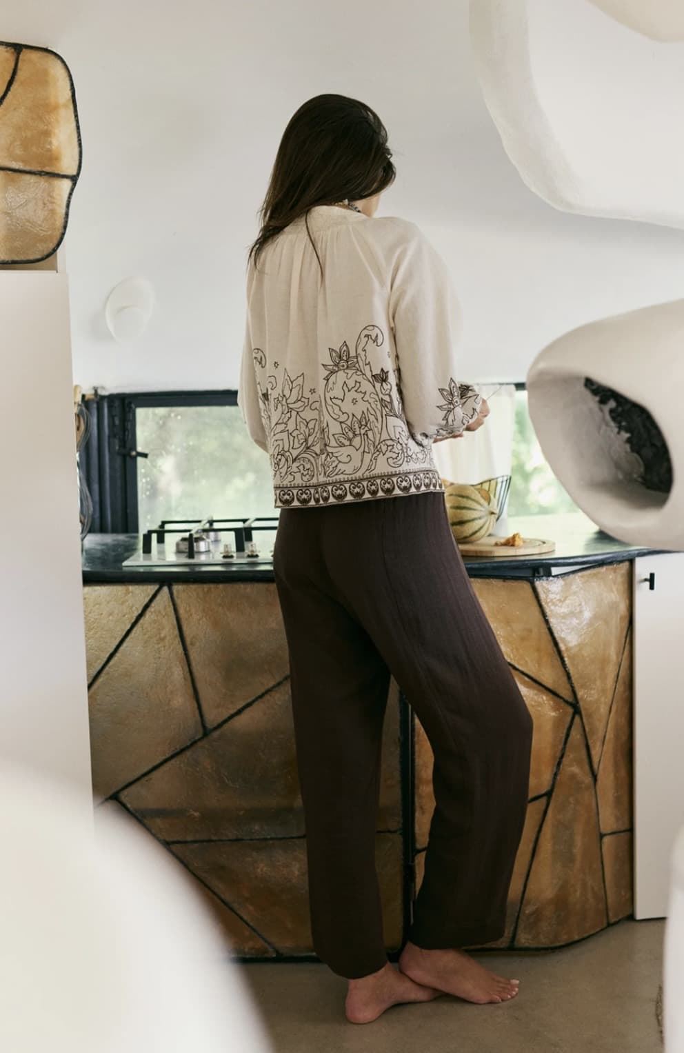 Blusa Indi & Cold BK171 cruda bordados chocolate - Imagen 4