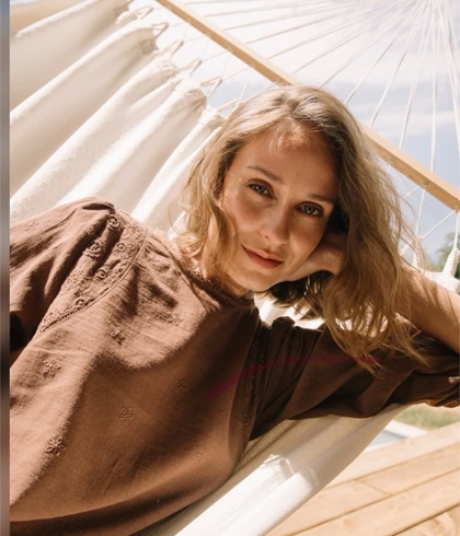 Blusa Indi & Cold bordada romántica BK876 chocolate - Imagen 1