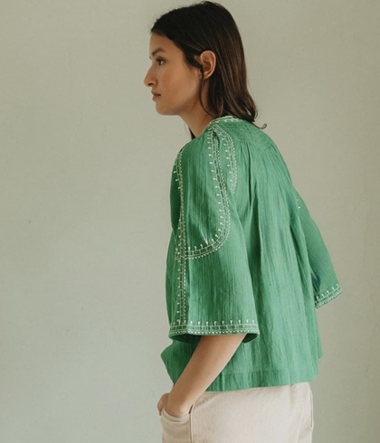 Blusa Indi & Cold manga campana bordada verde - Imagen 2