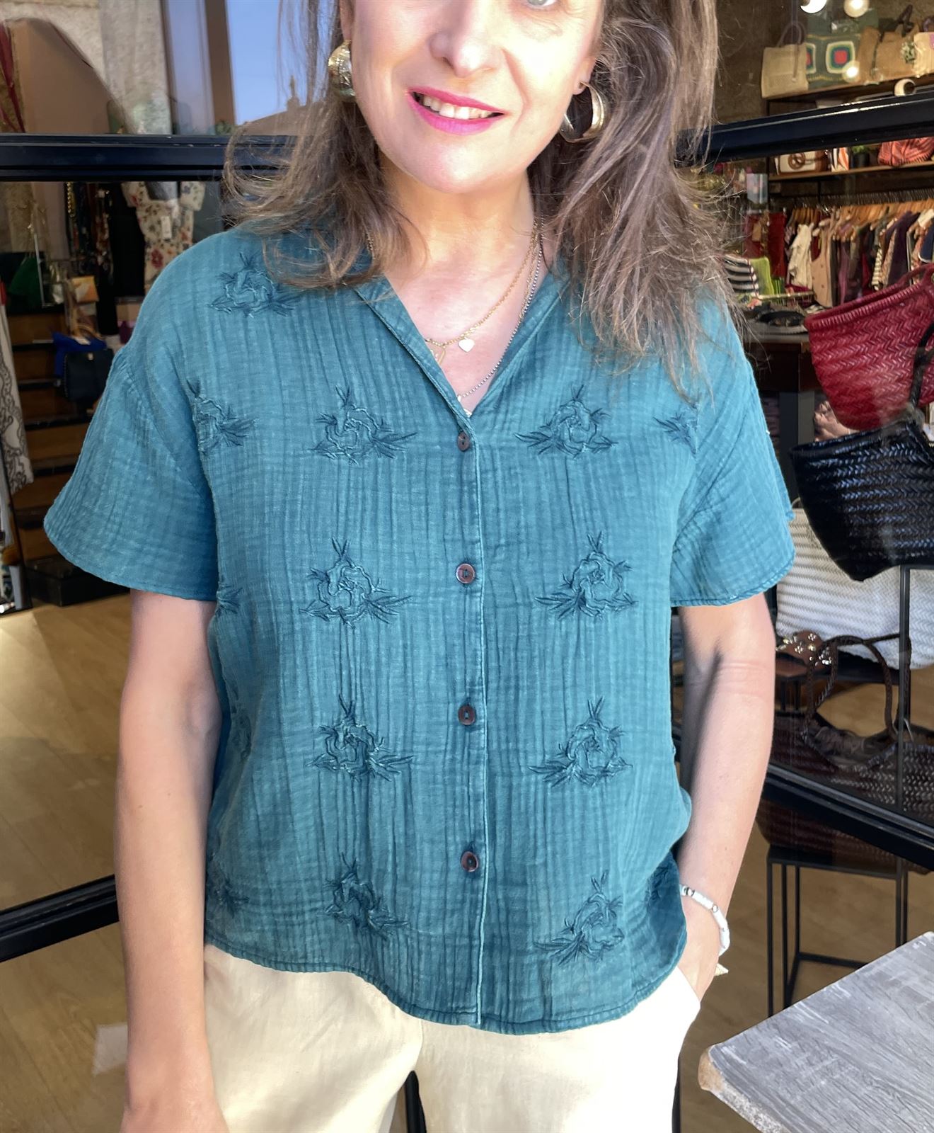 Blusa Nice Things bordada doble tela verde - Imagen 3