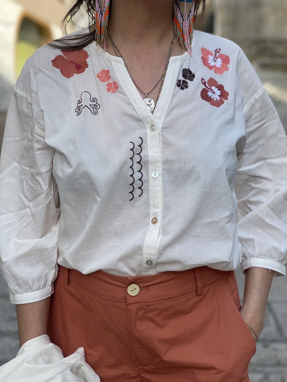 Blusa Nice Things bordados pacific cruda - Imagen 1