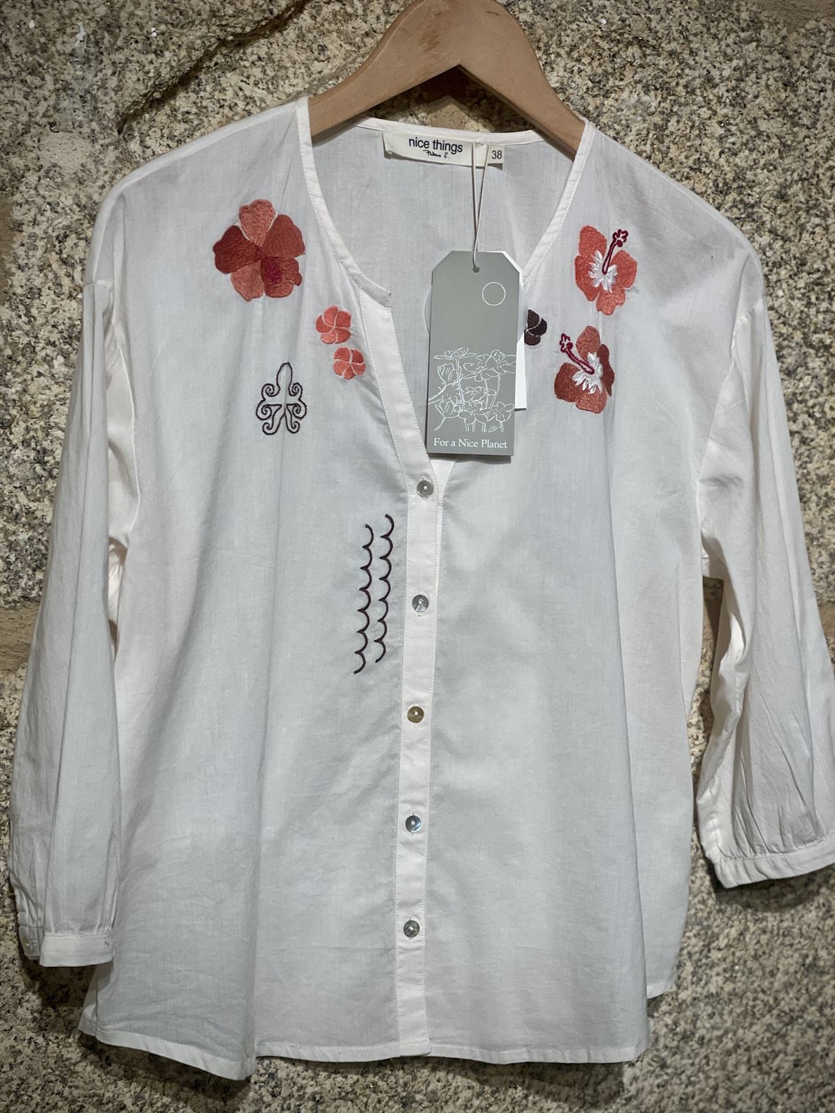 Blusa Nice Things bordados pacific cruda - Imagen 4
