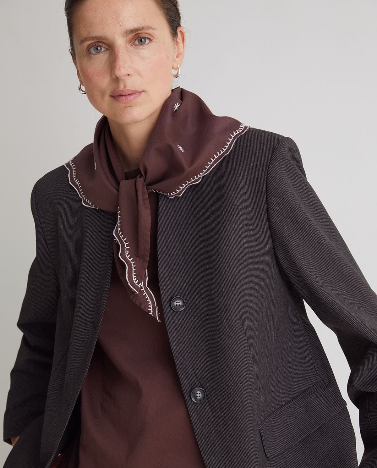 Blusa Yerse cuello extraible marrón chocolate 43864 - Imagen 4