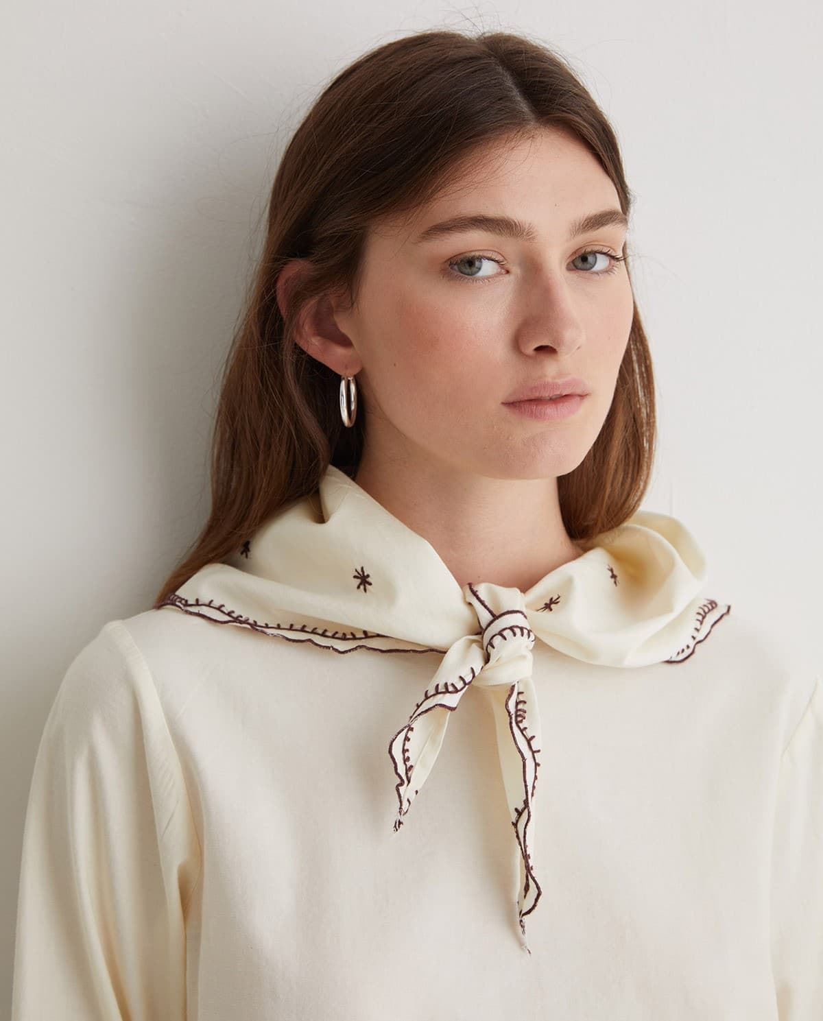 Blusa Yerse cuello extraible marrón crudo 43864 - Imagen 3