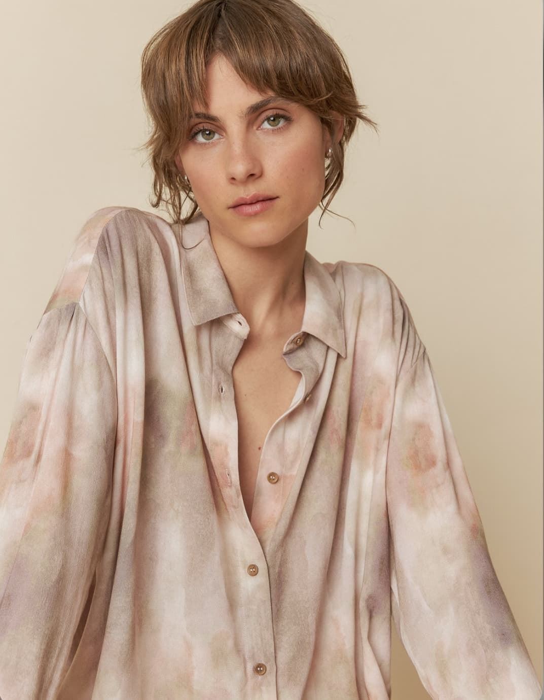 Blusita Indi & Cold 101 estampada oversize  boyfriend lilas - Imagen 1