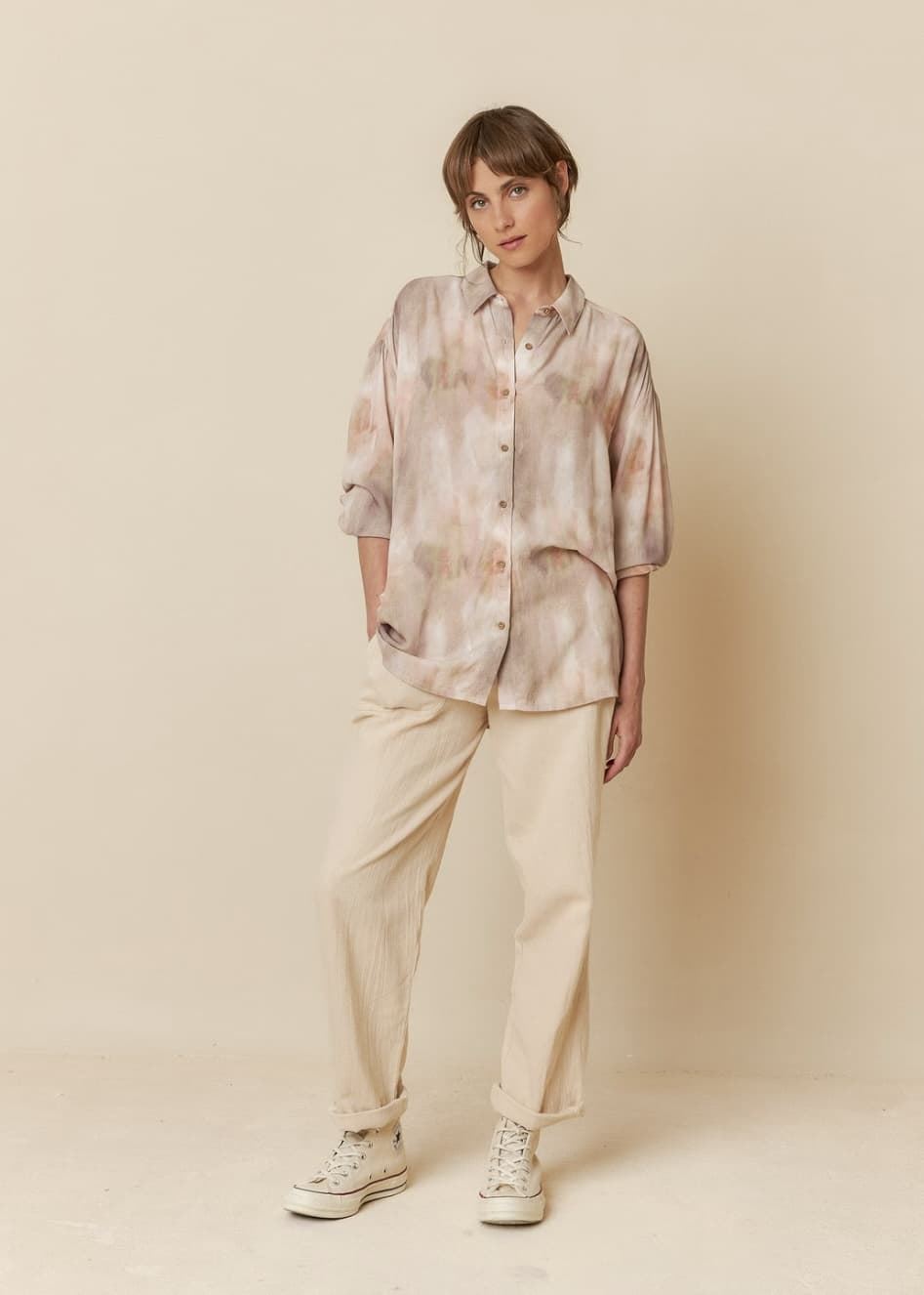Blusita Indi & Cold 101 estampada oversize  boyfriend lilas - Imagen 3