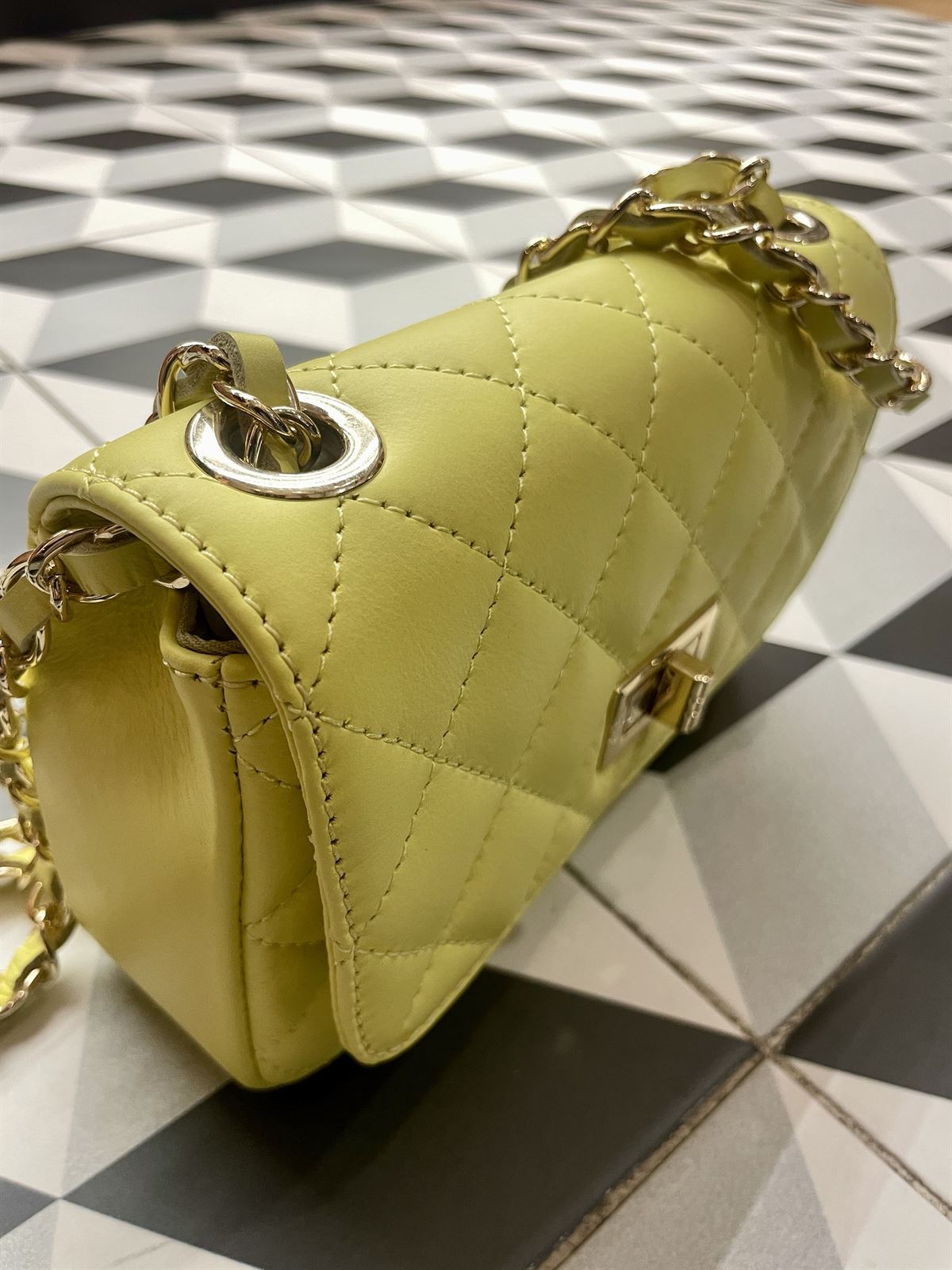 Bolsos Acolchados Bolso Parfois Color Mostaza Botón Bolsos De