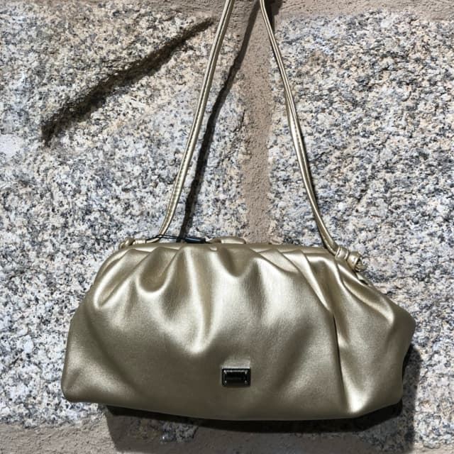 Bolso arrugado champagne - Imagen 2