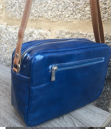 - Bolsos de artesanales hechos en