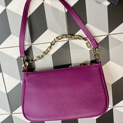 Bolso baguette pequeño morado vivo. - Imagen 1
