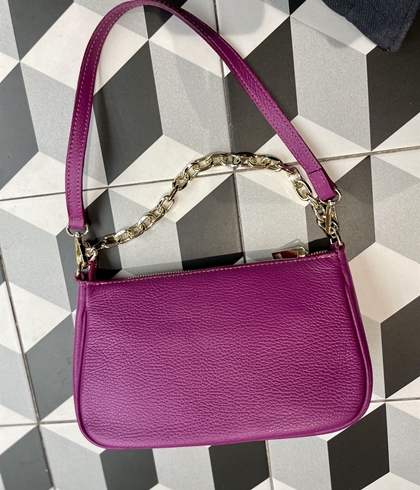 Bolso baguette pequeño morado vivo. - Imagen 1
