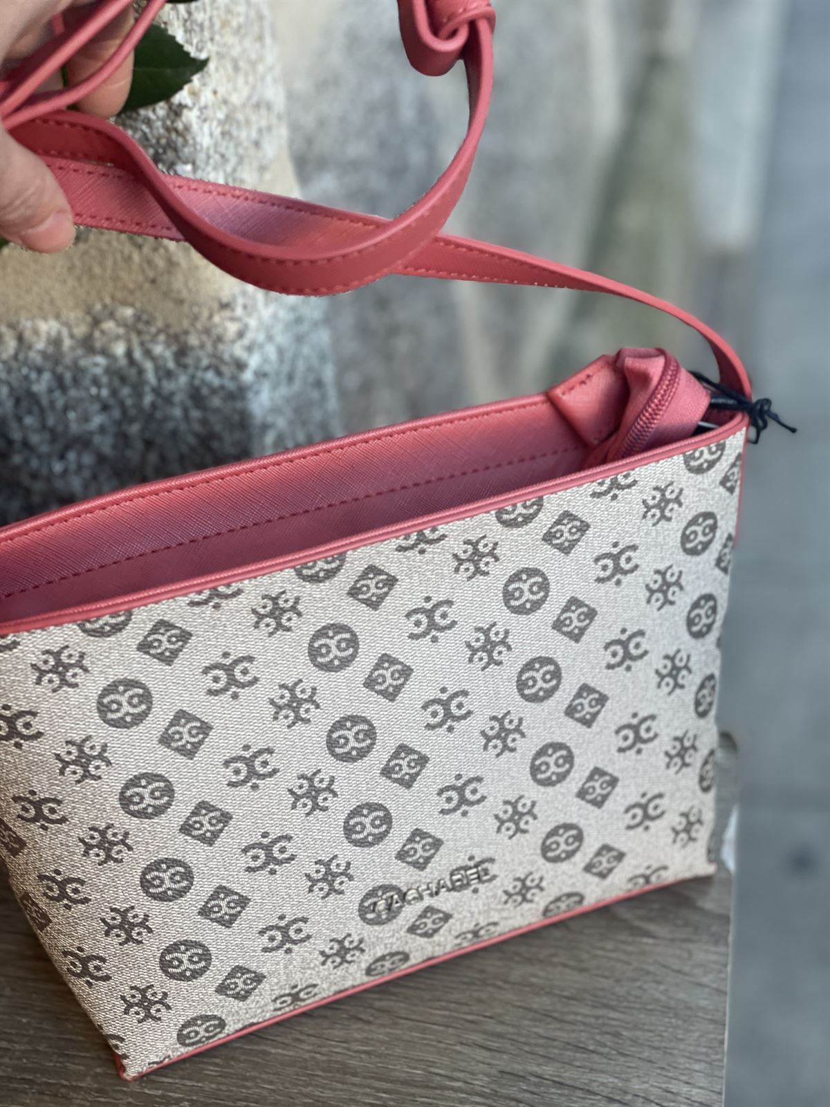 Bolso bandolera Cacharel logos vivo coral - Imagen 1