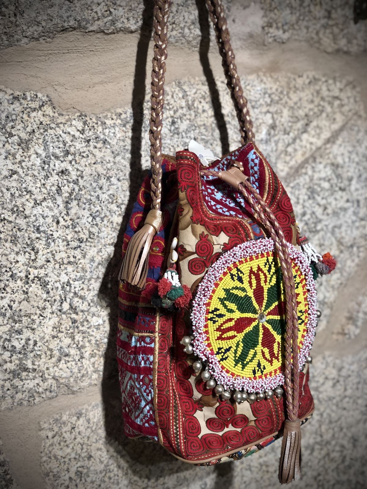 Bolso bombonera bohemio abalorios amarillos - Imagen 1