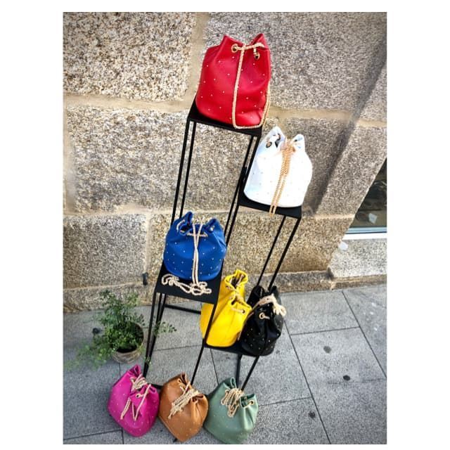 Bolso bombonera tachas - Imagen 4